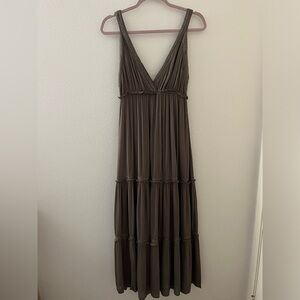 Green Double V Neck Tiered Maxi Medium